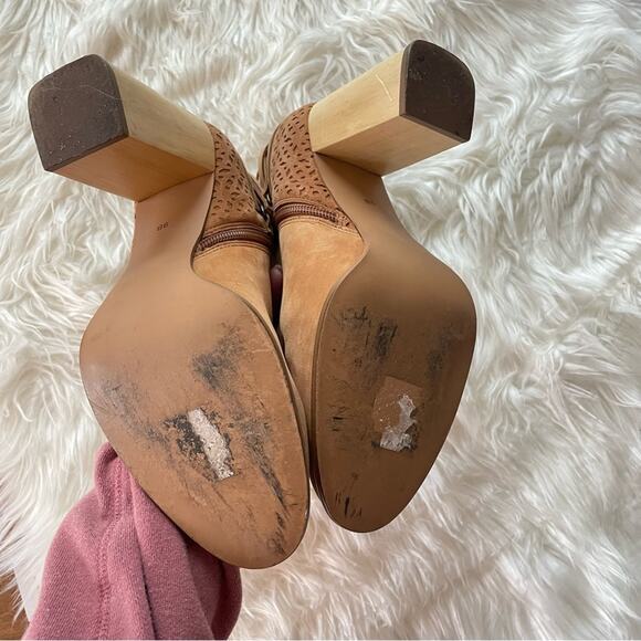 Anthropologie | Miss Albright Cottage Laser Cut Lace Ankle Booties Boots Brown 9 - Picture 8 of 12